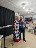 הזמרת אנה קורזינר ואלכסנדר גרינברג בהופעה במועדון היידיש באשקלון 30.7.2025